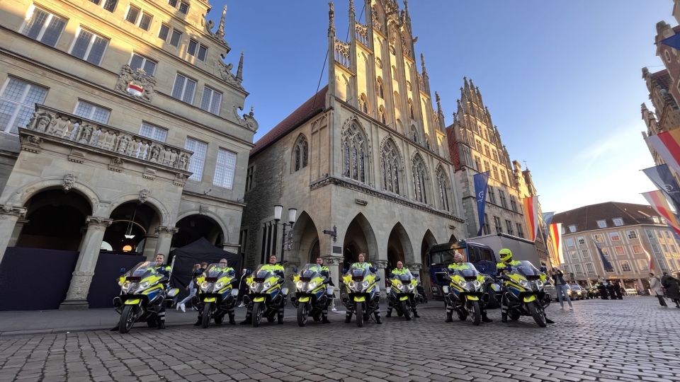 Motorradfahrer der Polizei NRW auf dem Prinzipalmarkt 